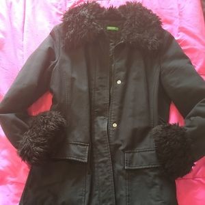 Beautiful coat with faux fur!!